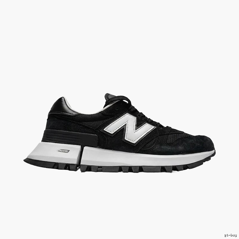 New Balance retro black and white sports shoes