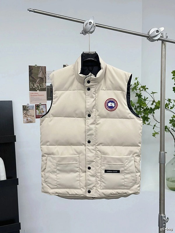Canada Goose Classic Puffer vest Cream Button Vest for Daily Styling