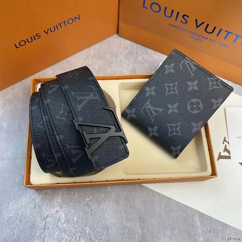 Hermes Travel-Friendly Accent Reversible Leather Belt Layered Outfit