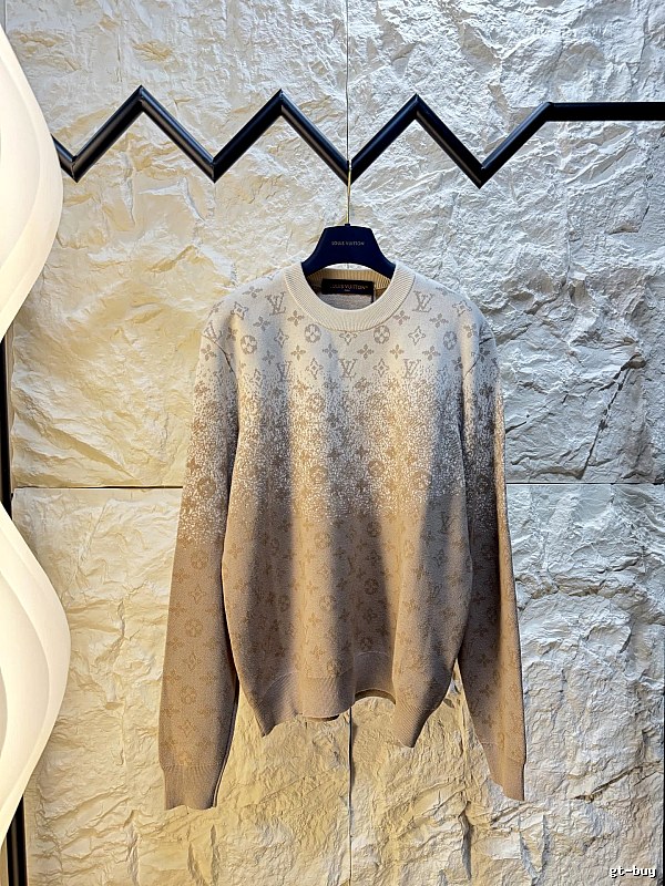 Light Patterned Knit Sweater with Dior Knit Sweater with Ribbed Texture