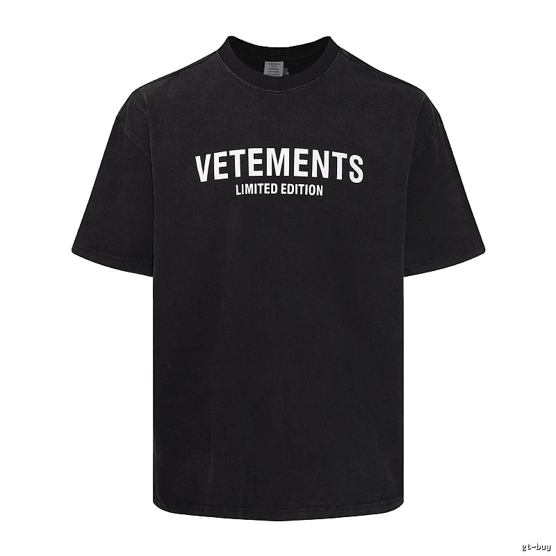 Monogram Statement graphic T-shirt Black Colorful Lucky for Layered Styling