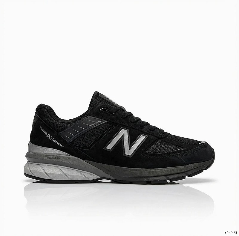 New Balance 990 series black sports shoes