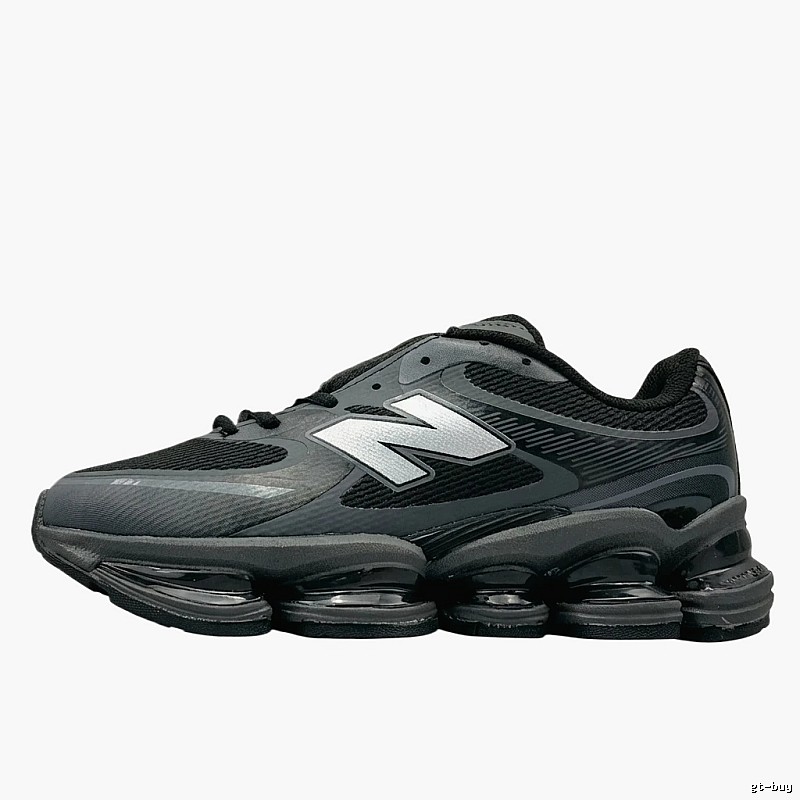 New Balance retro-style black and gray sports shoes
