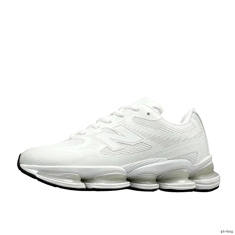 New Balance retro - style white shoes