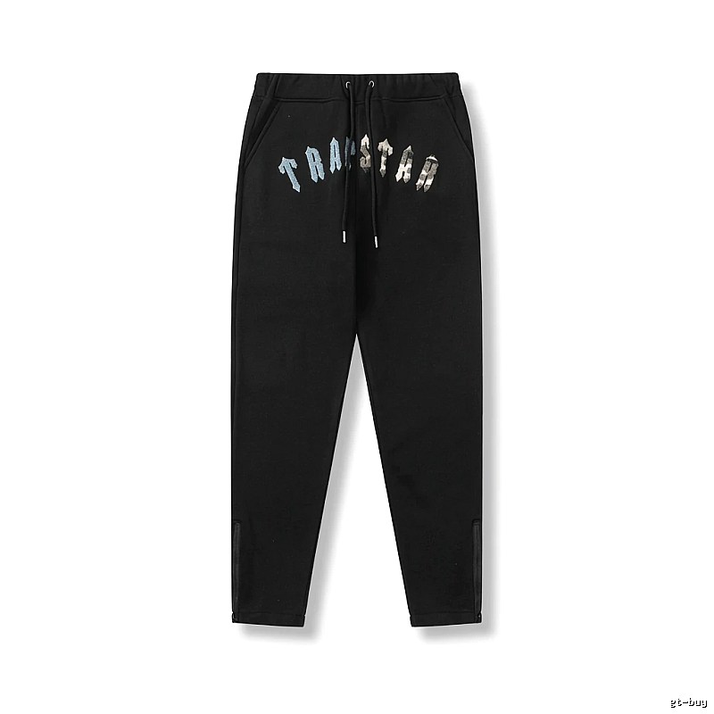 Trapstar street-style black sweatpants