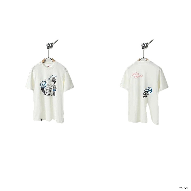 Travis Scott x Jordan Co-branded Graffiti-style Off-white T-shirt