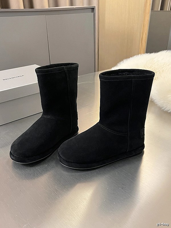 UGG Classic Boot with Black Suede Mid-calf Boot for Streetwear Looks